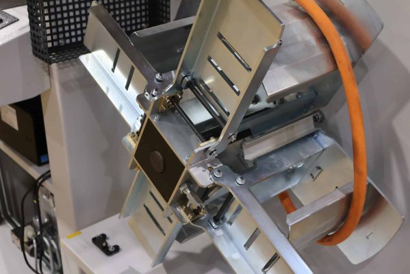 Cable ring winding machine with fold-down mandrels for winding and removing cables in ring form